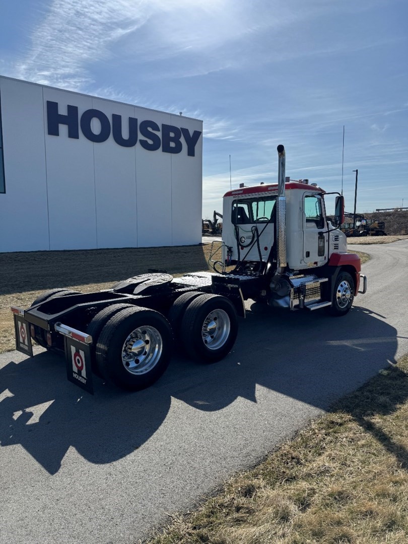 2021 Mack Anthem Daycab - image 6